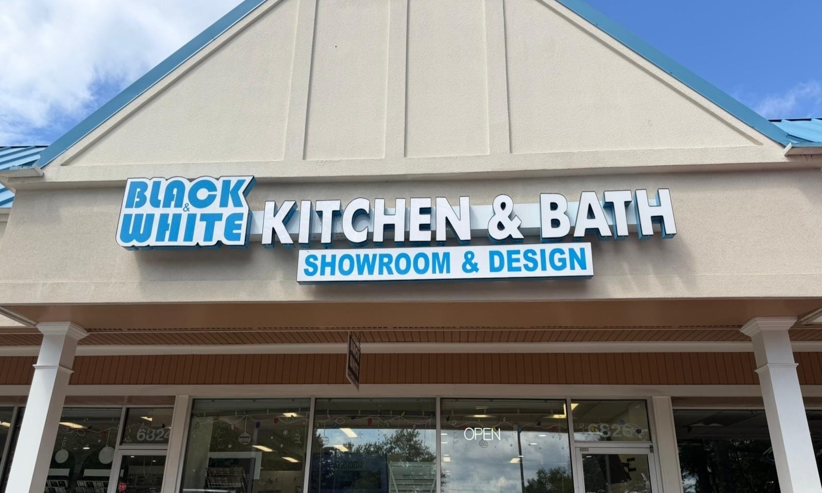 Black & White Kitchen and Bath Showroom — Laytonsville, MD
